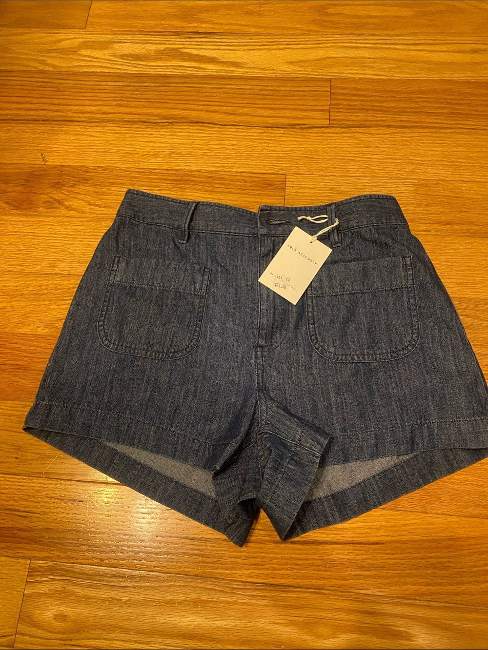 High-Rise Indigo Denim Shorts with Front Patch Pockets